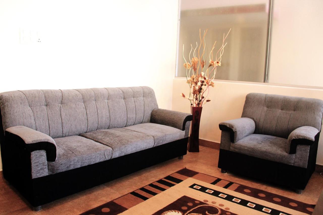 Gts Suites Bangalore Buitenkant foto